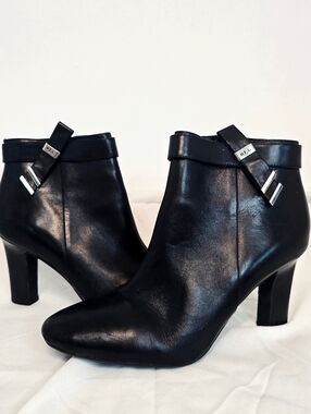 Lauren Ralph Lauren Black Leather Ankle Boots Heeled Zip Size 8 Classic Work